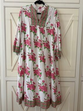 Victoria Dunn White Maxi Dress with Pink & Green Floral Print XS EUC